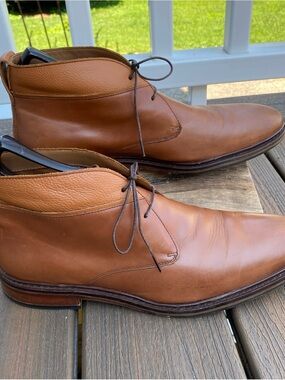 Cole Haan Williams Welt Men's Saddle Tan Leather Chukka Boots — Lace-Up Comfort